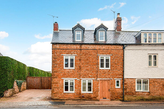 4 Bedroom House To Rent In High Street, OX15