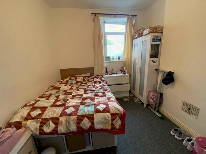 5 Bedroom House To Rent In North Road, Cathays, Cardiff, CF10