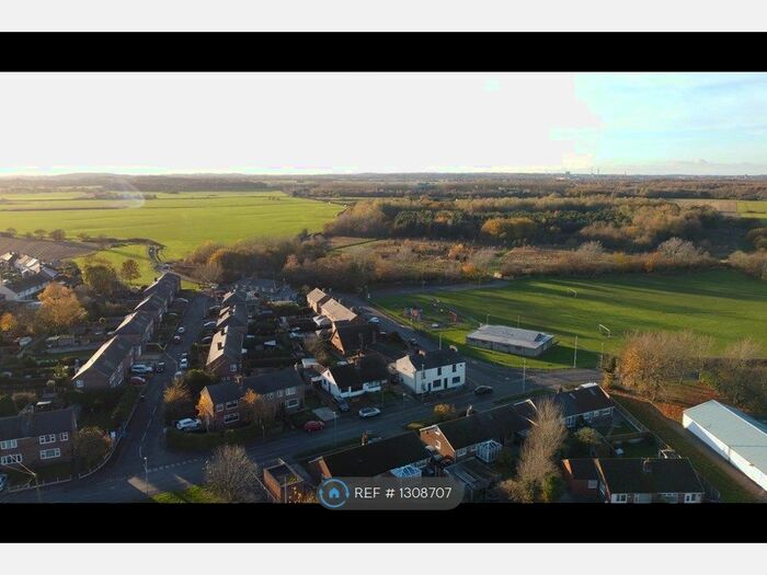 4 Bedroom Bungalow To Rent In Clay Lane, Burtonwood, Warrington WA5