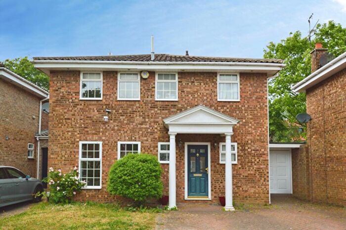 4 Bedroom Detached House To Rent In Icknield Close, St Albans, AL3
