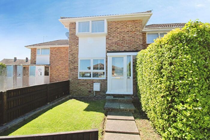 2 Bedroom Property For Sale In Hallsfield, Cricklade, SN6