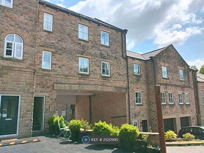 4 Bedroom Flat To Rent In Woodcote Fold, Oakworth, Keighley, BD22