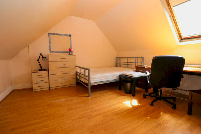 3 Bedroom Maisonette To Rent In Portswood Road, Southampton, SO17