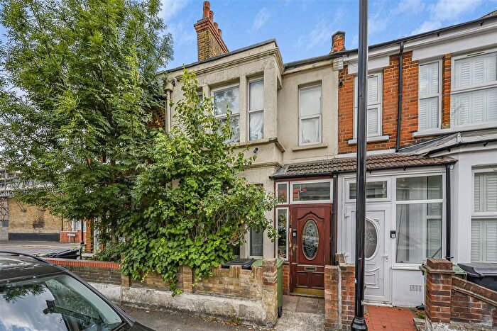 4 Bedroom Property For Sale In Rosebank Road, London, E17