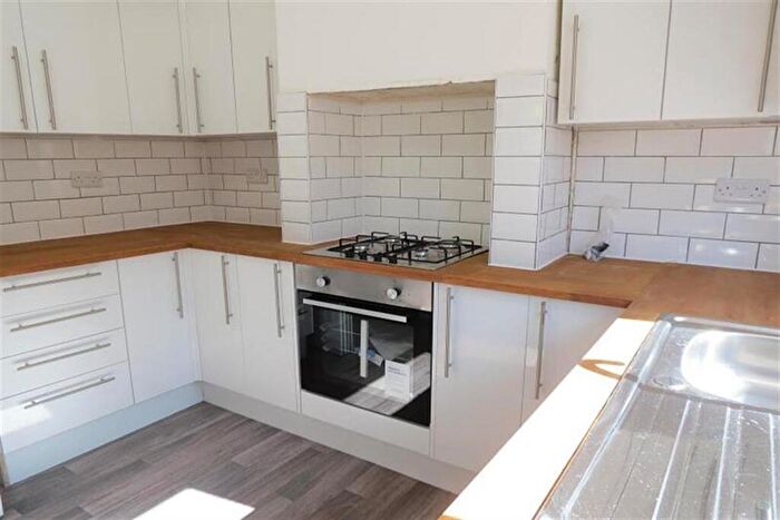 5 Bedroom House To Rent In Bedroom Detached House In Winton, BH9