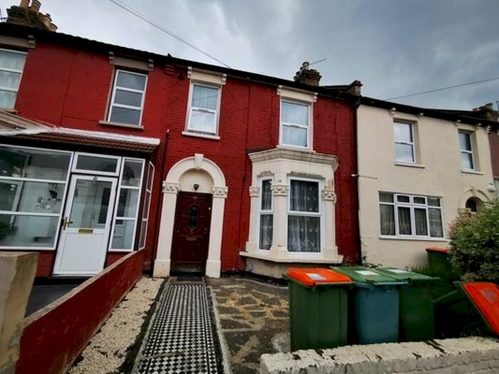 1 Bedroom Flat To Rent In First Avenue, London, E12