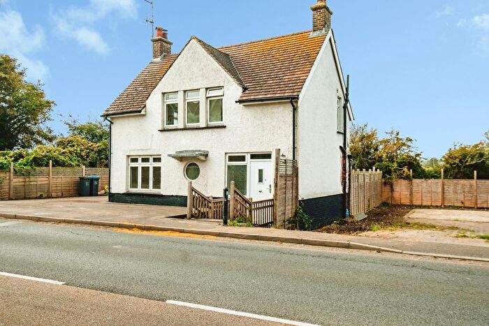 4 Bedroom Detached House For Sale In Steyning Road, Shoreham-By-Sea, West Sussex, BN43