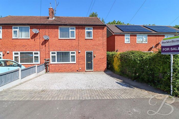 3 Bedroom Semi-Detached House For Sale In Shakespeare Street, Holmewood, Chesterfield, S42