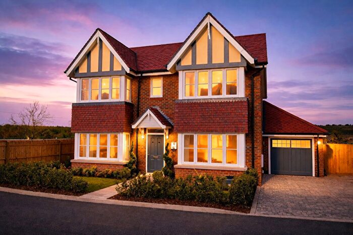 4 Bedroom Detached House For Sale In Little Green, Aston Clinton, Aylesbury, HP22