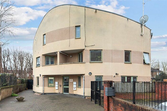 1 Bedroom Flat For Sale In Talbot Road, London, N15