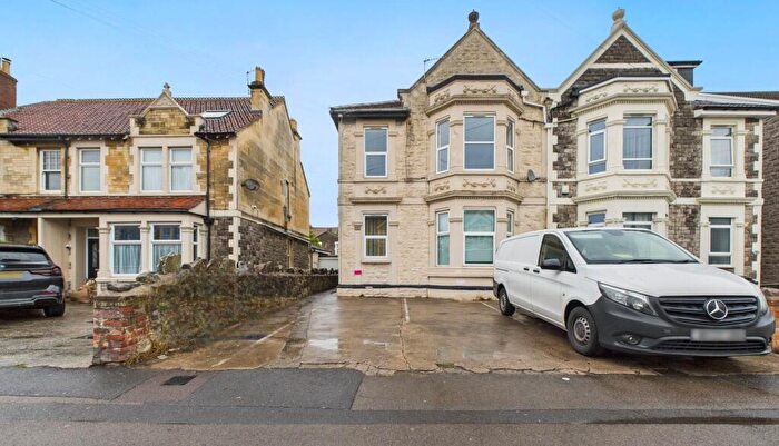 1 Bedroom Flat For Sale In Locking Road, Weston-Super-Mare, BS23