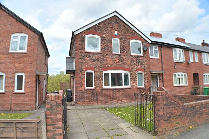 3 Bedroom Semi-Detached House To Rent In Howden Road, Manchester, M9