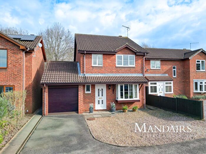 4 Bedroom Detached House For Sale In Barbers Hill, Werrington, Peterborough, PE4