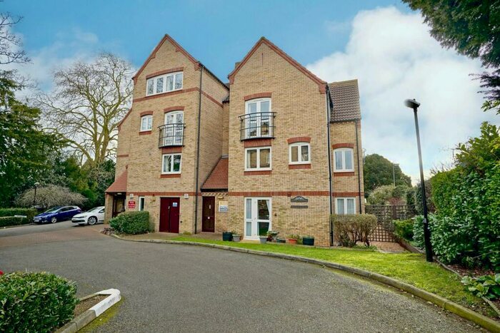1 Bedroom Apartment For Sale In George Street, Huntingdon, PE29