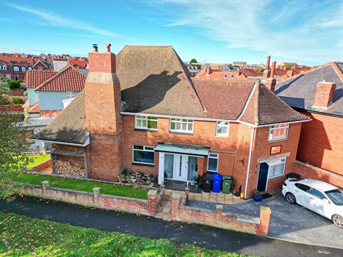 5 Bedroom Detached House For Sale In Upgang Lane, Whitby, YO21