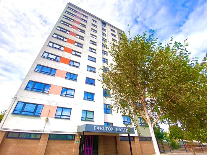 2 Bedroom Flat To Rent In Carlton Garth, Leeds, LS7