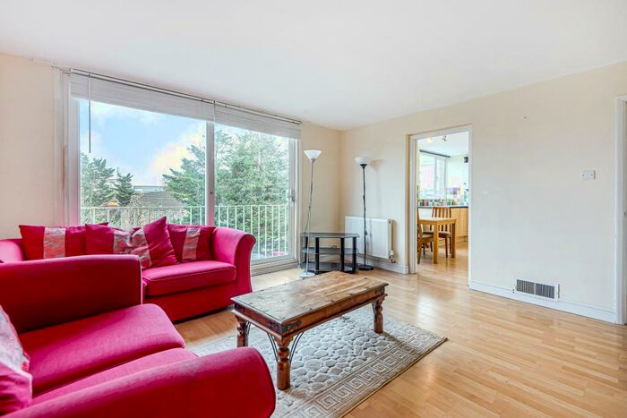 2 Bedroom Apartment To Rent In Boyn Valley Road, Maidenhead, SL6