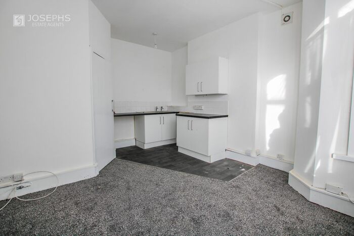1 Bedroom Flat To Rent In Bromwich Street, Bolton, BL2