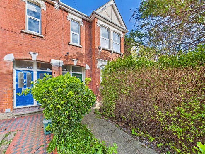 2 Bedroom Flat For Sale In Shelbourne Road, London, N17