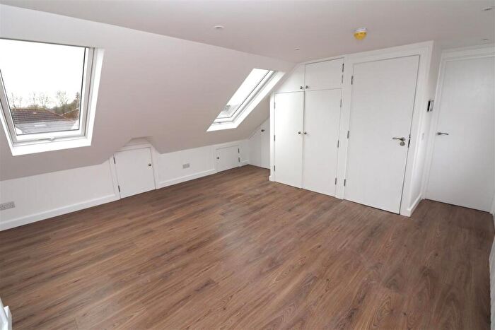 Flat To Rent In Talbot Road, Harrow, HA3