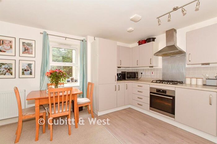 2 Bedroom Flat For Sale In Timms Close, Horsham, West Sussex, RH12