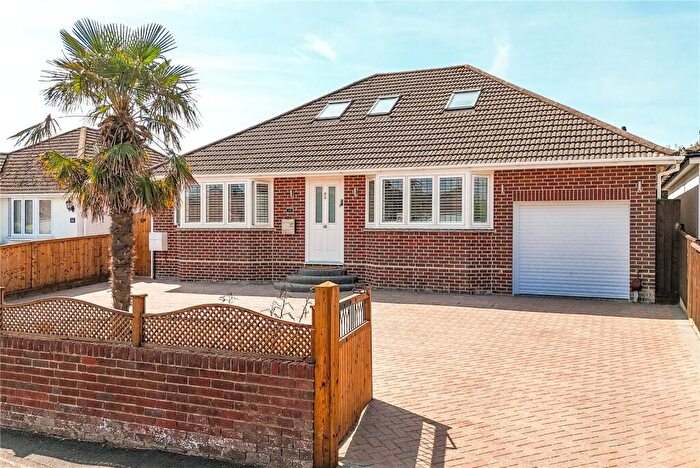 4 Bedroom Bungalow For Sale In Barton Drive, Barton On Sea, New Milton, Hampshire, BH25