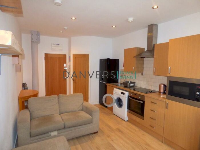 2 Bedroom Apartment To Rent In Humberstone Road, Leicester, LE5