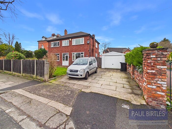 4 Bedroom Detached House For Sale In Cheltenham Drive, Sale, Trafford, M33
