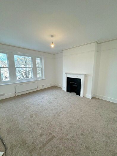 1 Bedroom Flat To Rent In Clarendon Villas, Hove, East Sussex, BN3