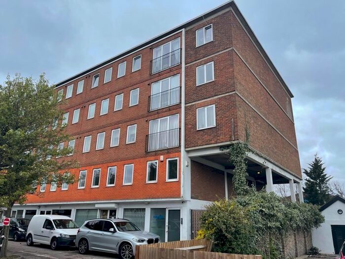 Property To Rent In High Street, Potters Bar, EN6