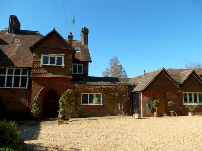 4 Bedroom Semi-Detached House To Rent In High Lane, Haslemere, GU27