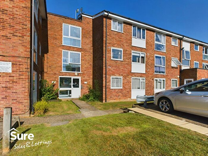 2 Bedroom Apartment To Rent In Burns Drive, Hemel Hempstead, Hertfordshire, HP2