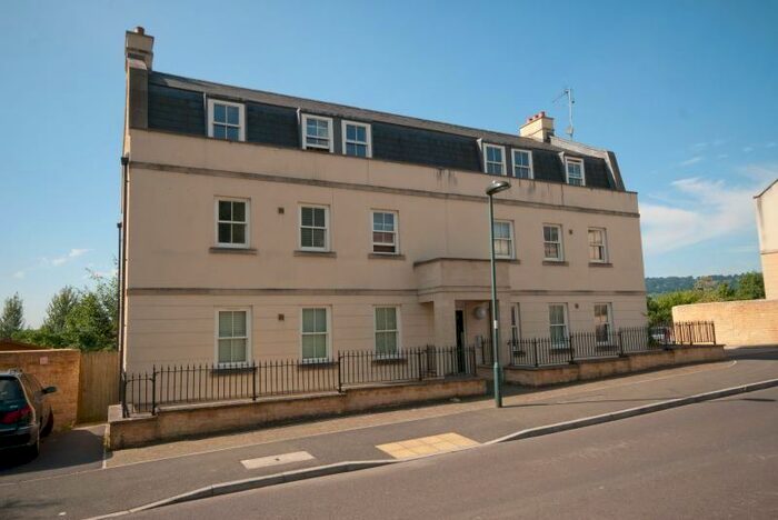 2 Bedroom Apartment To Rent In Eveleigh Avenue, Bath, BA1