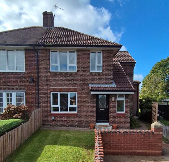 3 Bedroom Semi-Detached House For Sale In Princess Grove, Tankersley, Barnsley, S75