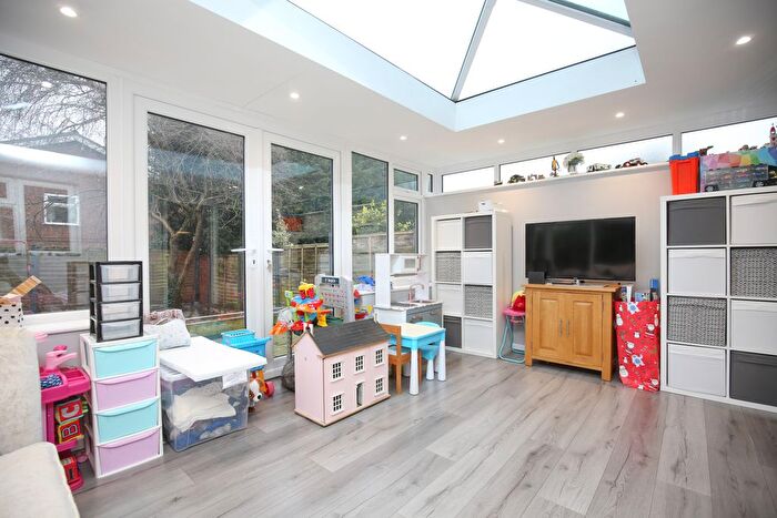 4 Bedroom Detached House For Sale In Loughshaw, Wilnecote, Tamworth, B77