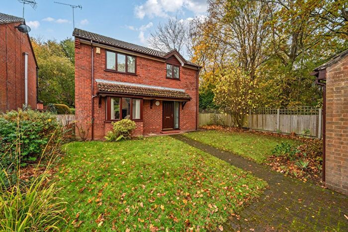 3 Bedroom Detached House For Sale In Saffron Close, Taunton, TA1