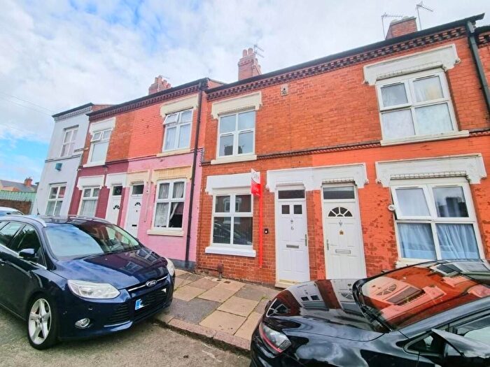 3 Bedroom Terraced House For Sale In Barker Street, Spinney Hills, Leicester, LE5