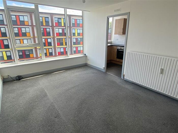 1 Bedroom Flat To Rent In Quorn House, Browns Green, Birmingham, B20