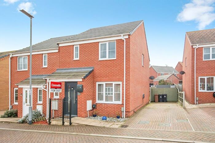 3 Bedroom Semi Detached House For Sale In Hornbeam Close, Great Blakenham, Ipswich, IP6