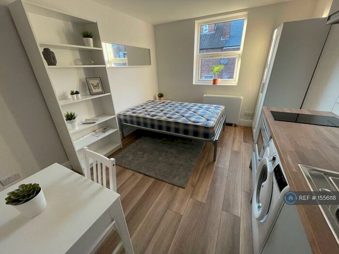 Studio To Rent In Albert Road, Manchester, M19