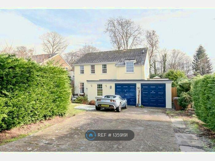 4 Bedroom Detached House To Rent In Freshfield Bank, East Sussex, RH18