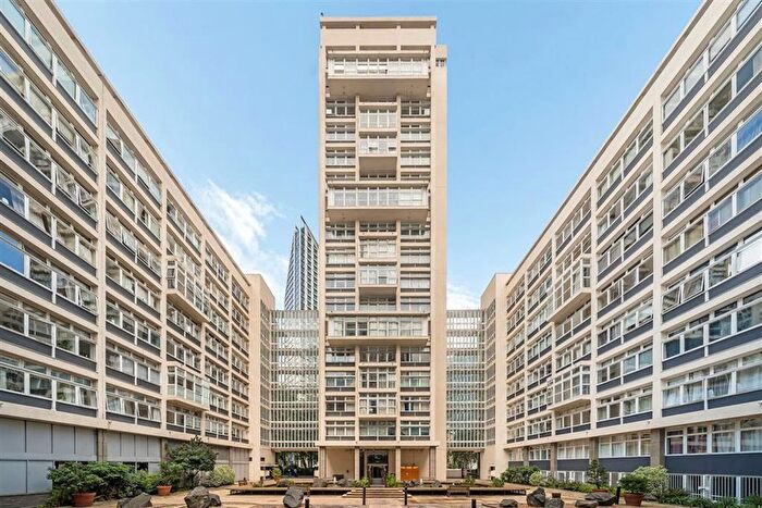 2 Bedroom Flat To Rent In Newington Causeway, Elephant And Castle, SE1