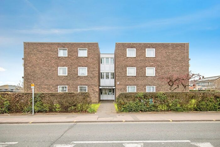 2 Bedroom Flat For Sale In Sheldrake Drive, Ipswich, IP2