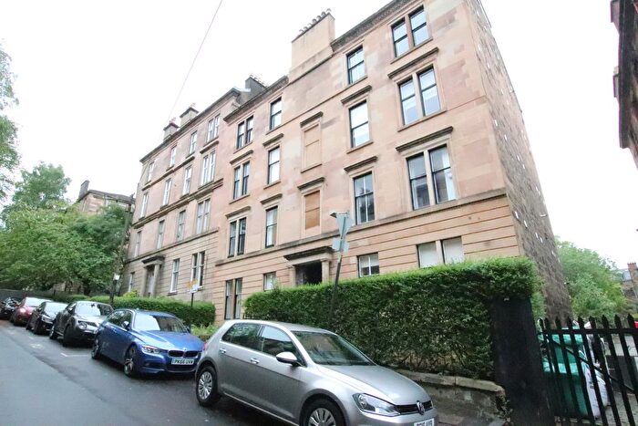 3 Bedroom Flat To Rent In Glasgow Street, Glasgow, G12