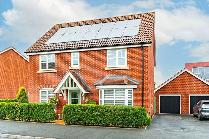 4 Bedroom Detached House For Sale In Swallow Drive, Wymondham, NR18