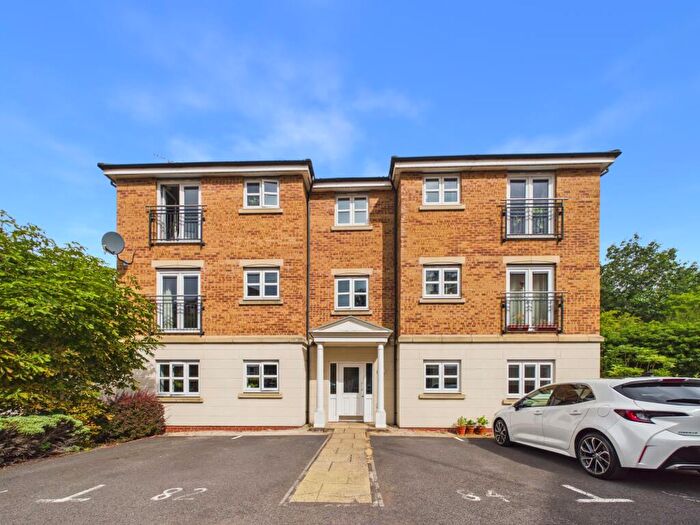 2 Bedroom Apartment For Sale In Highfields Park Drive, DE22