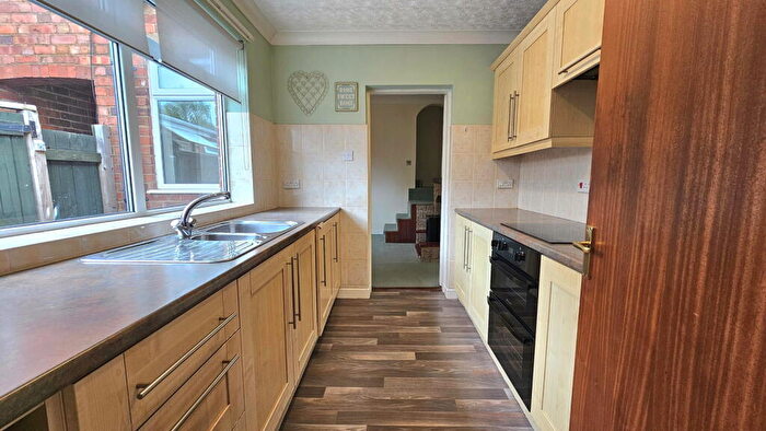 3 Bedroom Terraced House For Sale In Stourbridge, Wollaston, Vicarage Road, DY8