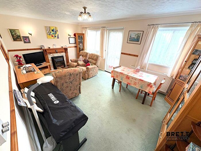 2 Bedroom Bungalow For Sale In Fleming Way, Neyland, Milford Haven, Pembrokeshire., SA73