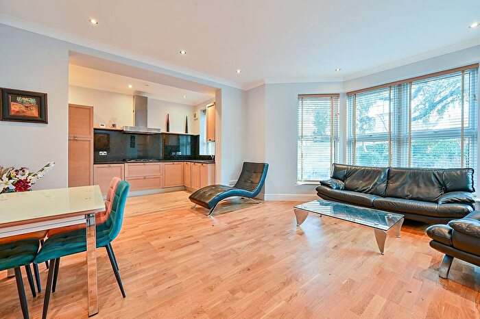 2 Bedroom Flat For Sale In Woodfield Road, Ealing, W5