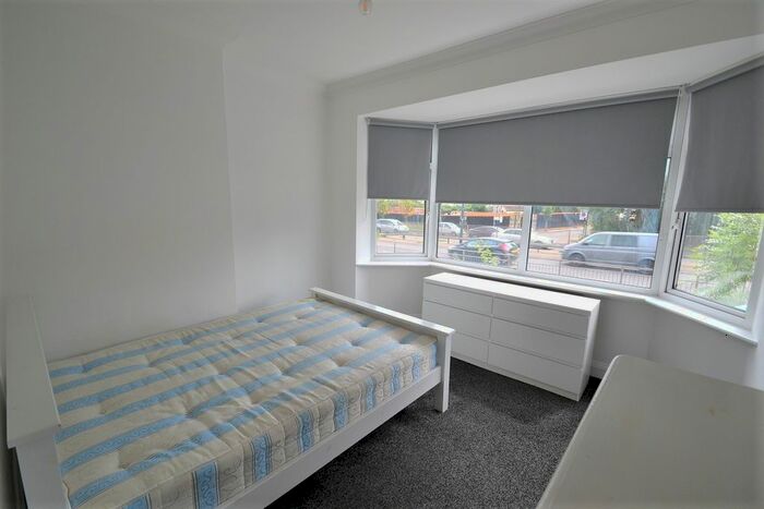 Studio To Rent In Western Avenue, London, W3